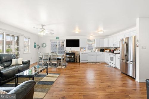 a-224 E Magnolia Ave, Wildwood, NJ, 08260-4923 | Card Image