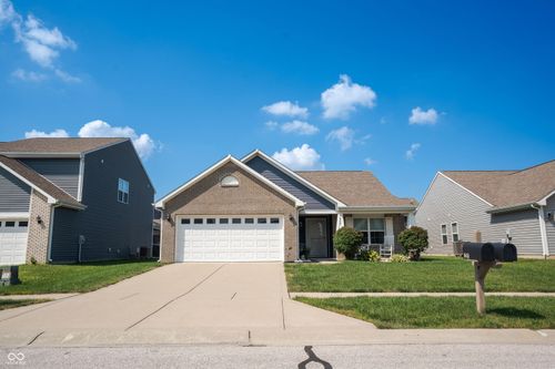 848 Coralberry Ln, Greenwood, IN, 46143-5570 | Card Image