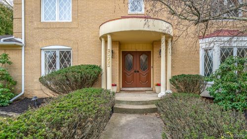 23223 Bellwood Dr, Southfield, MI, 48034-5155 | Card Image