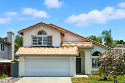 251 Royal Glen Dr, Fallbrook, CA, 92028-1985 | Card Image