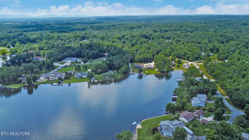 1032 Hileah Dr, Crossville, TN, 38572-6120 | Card Image