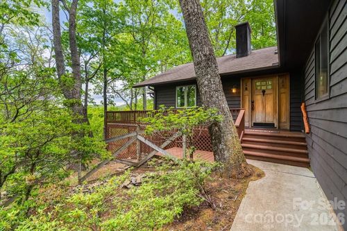 100 Gold Creek Xing, Black Mountain, NC, 28711-9622 | Card Image