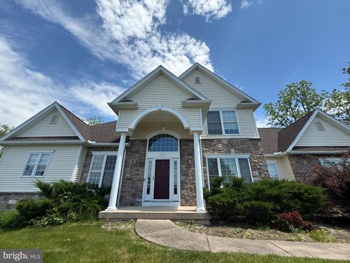 248 Ivy Hill Dr, STATE COLLEGE, PA, 16801-8902 | Card Image