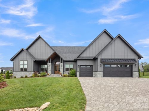 582 Daniel Circle Dr, Mills River, NC, 28759-0116 | Card Image
