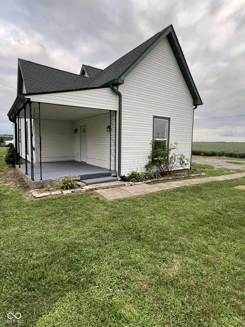 513 S Wabash St, New Richmond, IN, 47967-8049 | Card Image