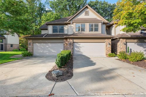 5237 Royal Vale Ln, Dearborn, MI, 48126-4301 | Card Image
