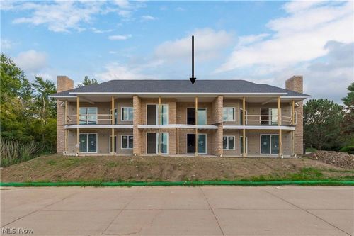 2777 Whispering Shores Drive, Vermilion, OH, 44089 | Card Image