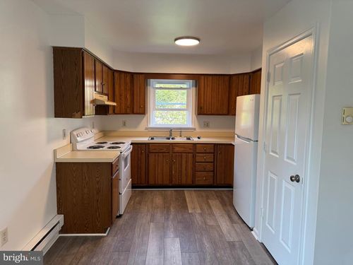 b-280 Esbenshade Rd, RONKS, PA, 17572-9535 | Card Image