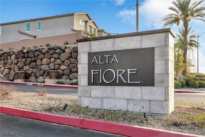 40 Verde Rosa Drive, House other with 3 bedrooms, 2 bathrooms and null parking in Henderson NV | Image 2