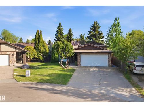 2107 40 St Nw, House with 3 bedrooms, 2 bathrooms and 4 parking in Edmonton AB | Card Image
