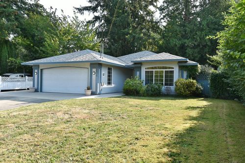 5574 Winter Rd, Sechelt, BC, V7Z0M5 | Card Image