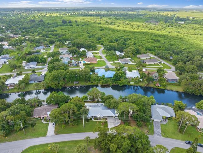 632 Concha Dr, House other with 3 bedrooms, 2 bathrooms and null parking in SEBASTIAN FL | Image 4