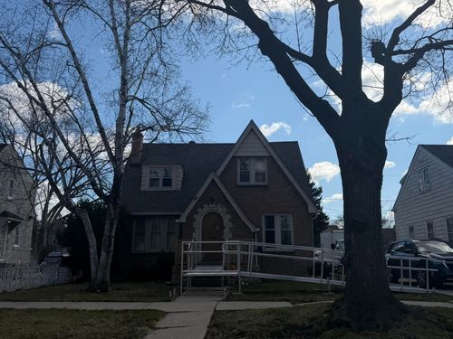 5858 N 40th St, Milwaukee, WI, 53209-3921 | Card Image