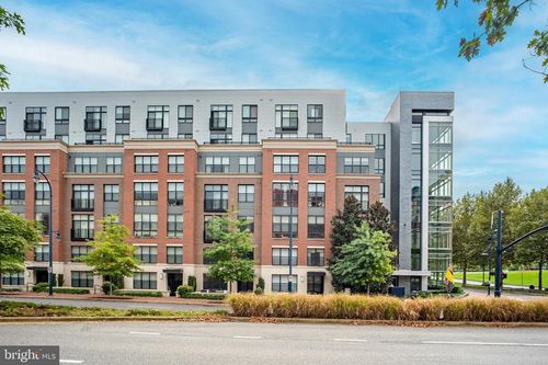 unit-312-145 Riverhaven Dr, OXON HILL, MD, 20745-1062 | Card Image