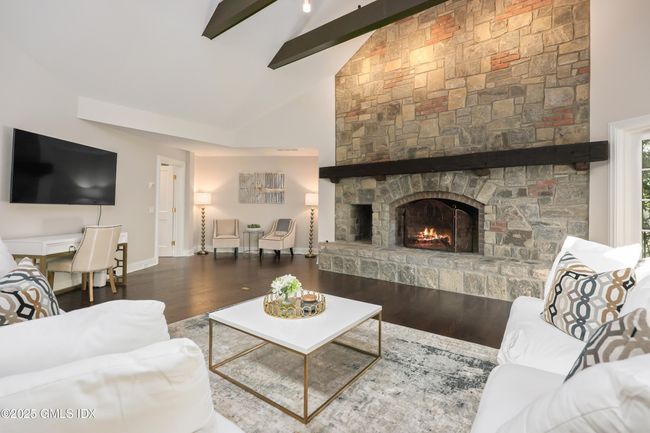 Family Room | Image 16