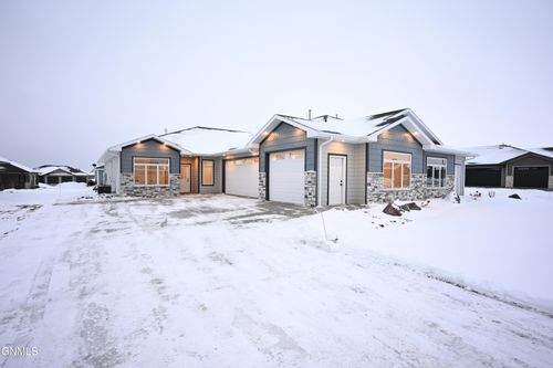 1907 Community Loop, Bismarck, ND, 58503-7438 | Card Image