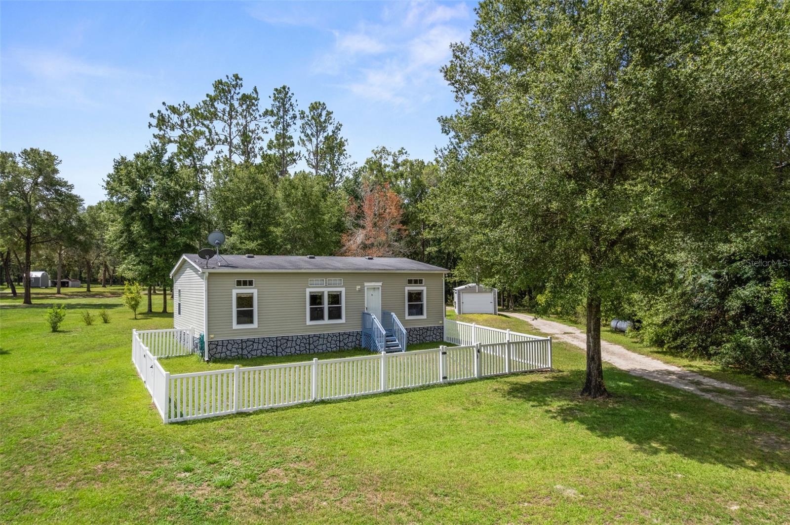 Residential in DUNNELLON
