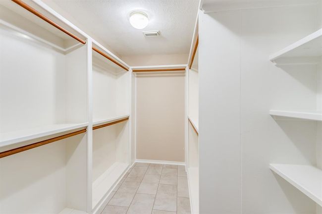 341 Sam Houston Loop, House other with 3 bedrooms, 2 bathrooms and 4 parking in Pointblank TX | Image 19