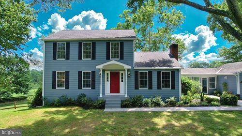 8363 Old Waterloo Rd, WARRENTON, VA, 20186-7532 | Card Image