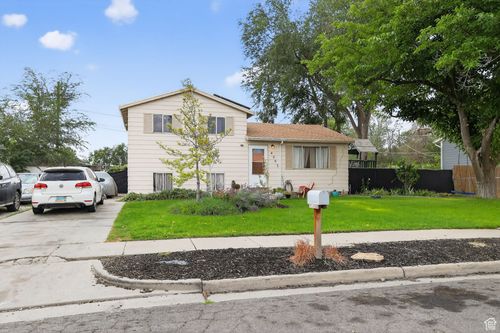 4353 W 3335 S, West Valley City, UT, 84120-1807 | Card Image