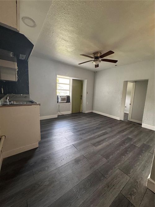 apt-2-7802 Nw 8th Ave, Miami, FL, 33150-3272 | Card Image