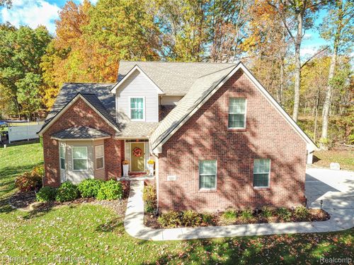 1291 Courtney Ct, Hartland, MI, 48353-3459 | Card Image