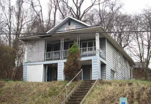 715 Greensburg Pike, N Versailles, PA, 15137-1111 | Card Image