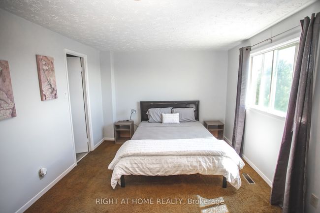 92 Farquhar Pl, House attached with 3 bedrooms, 2 bathrooms and 2 parking in Elliot Lake ON | Image 12