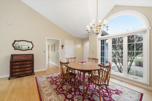 W268N1935 Shooting Star Rd, Pewaukee, WI, 53072-5647 | Card Image