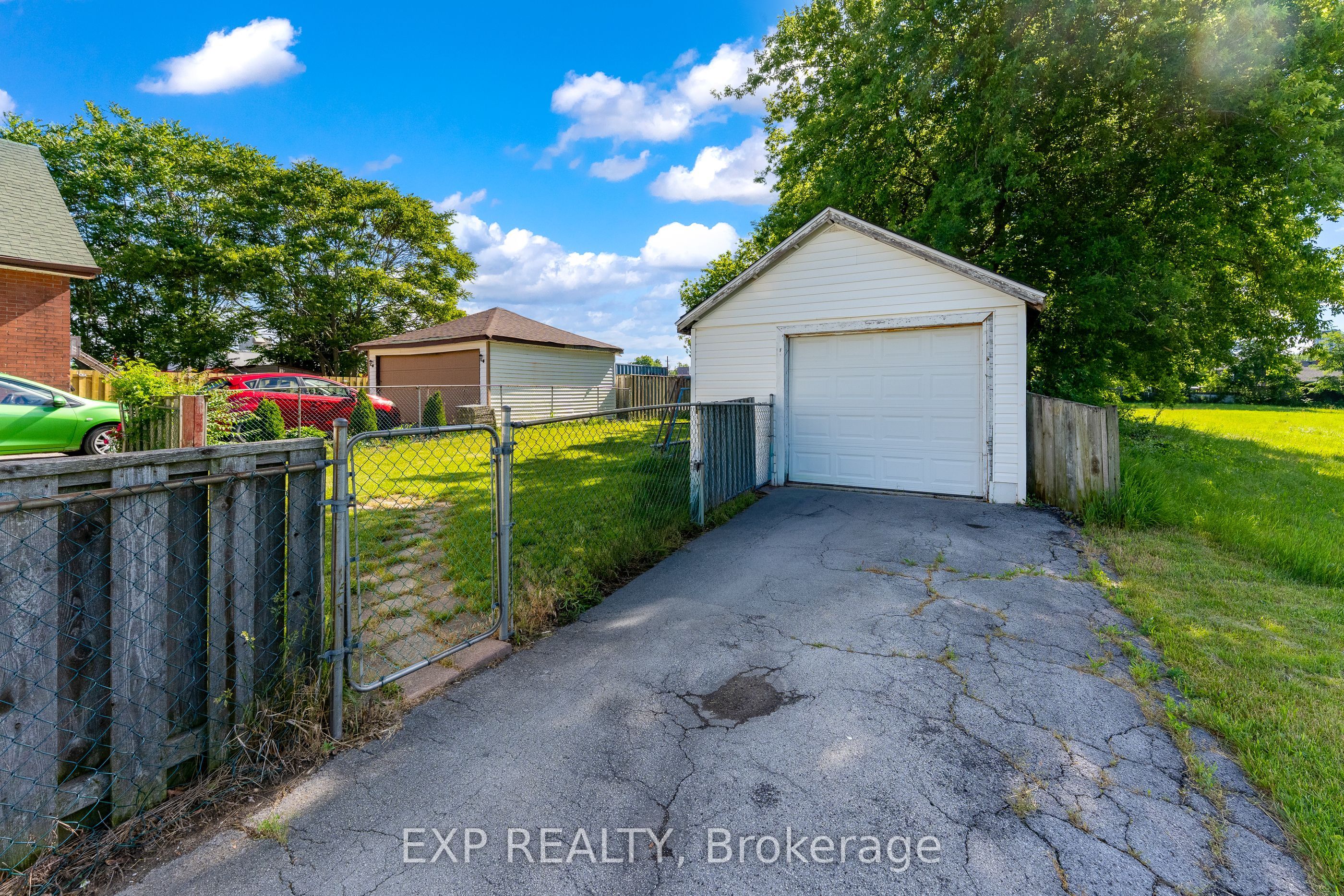Commercial Sale in Niagara Falls 3