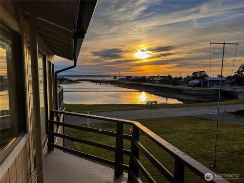 3621 Shorewood Ave, Greenbank, WA, 98253-9744 | Card Image