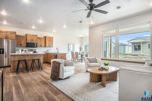 9201 43rd St, Sioux Falls, SD, 57106 | Card Image