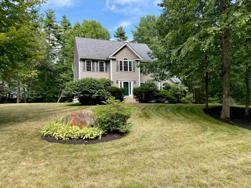 31 Tuck Dr, Fremont, NH, 03044-3050 | Card Image