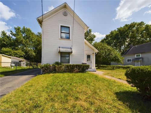 447 Spaulding St, Akron, OH, 44310-2871 | Card Image