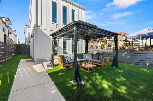 1020 Beryl St, San Diego, CA, 92109-2050 | Card Image