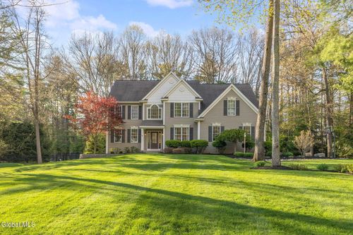 33 Magnolia Dr, Saratoga Springs, NY, 12866-5380 | Card Image