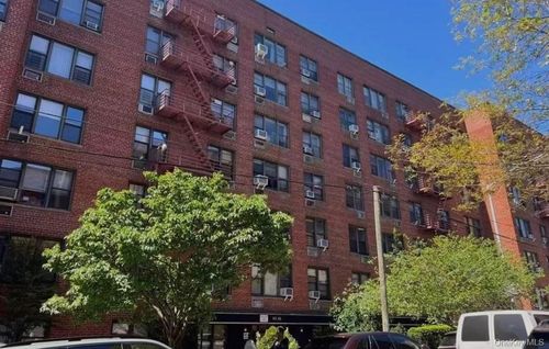 5r-83-45 Vietor Ave, Elmhurst, NY, 11373-3242 | Card Image