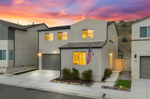 256 Hass Ln, Fallbrook, CA, 92028-6567 | Card Image