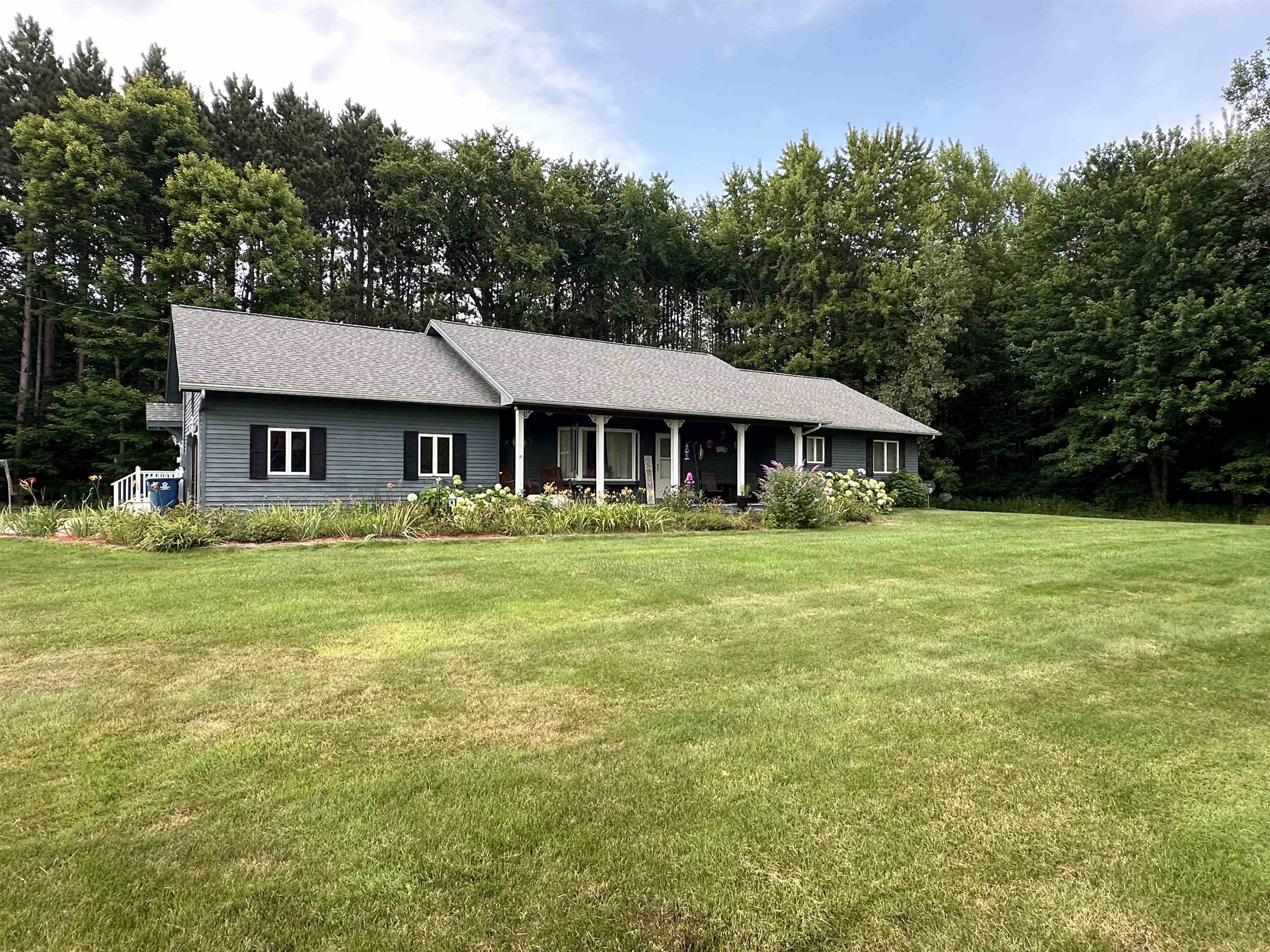 Murphy Lake Rd, Millington, MI 48746