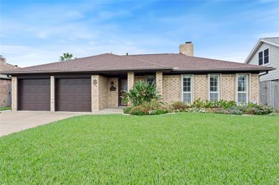 7610 Beaudelaire Circle, House other with 4 bedrooms, 2 bathrooms and null parking in Galveston TX | Image 1