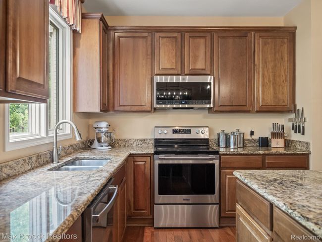 13-web-or-mls-P2277427.jpg | Image 12