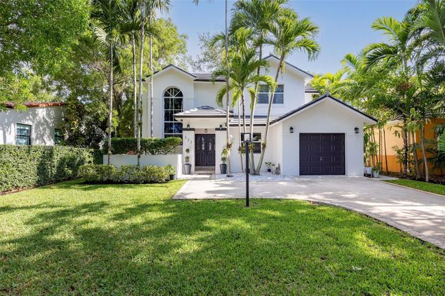 323 Sarto Ave, House other with 4 bedrooms, 3 bathrooms and null parking in Coral Gables FL | Image 2