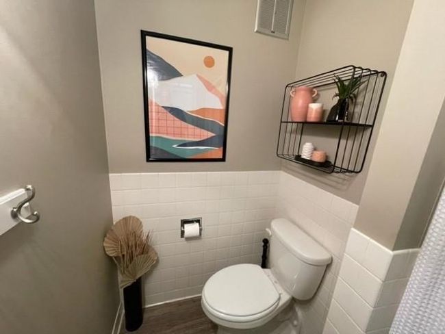 three quarter bath. | Image 18