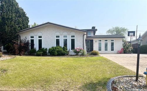 8919 Gregory Dr, North Battleford, SK, S9A2W6 | Card Image