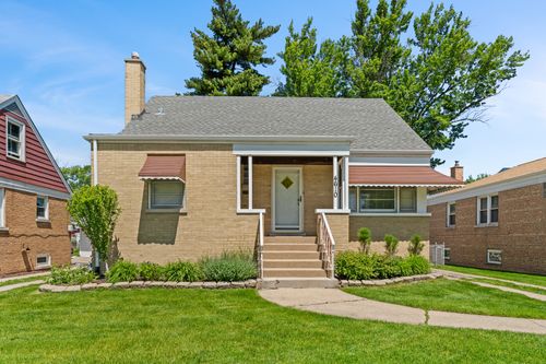 4610 W 97th Pl, Oak Lawn, IL, 60453-3122 | Card Image