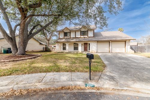 209 Coventry Ln, Seguin, TX, 78155-4004 | Card Image