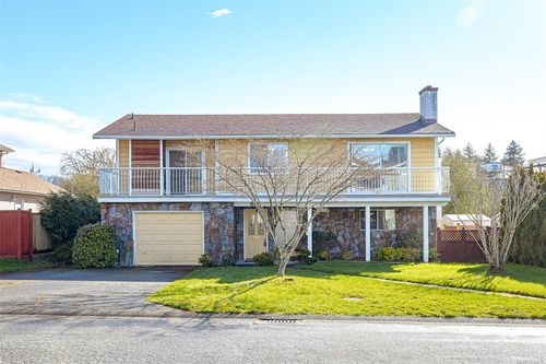 631 Jolly Pl, Saanich, BC, V8Z6R9 | Card Image