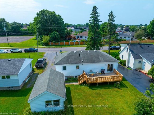 1038 Woodbine Rd, House other with 3 bedrooms, 3 bathrooms and 5 parking in Kingston ON | Image 32