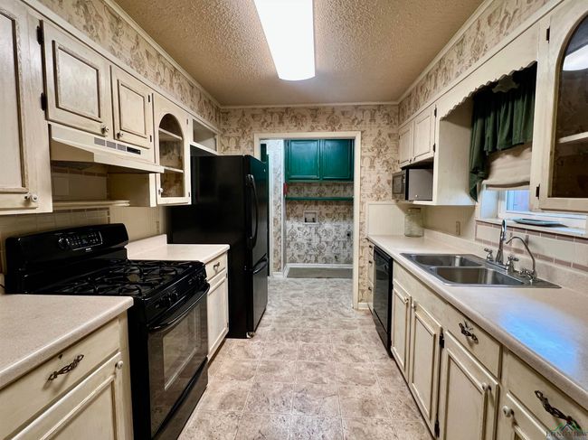 1400 Shreveport St, House other with 3 bedrooms, 2 bathrooms and null parking in Elysian Fields TX | Image 12