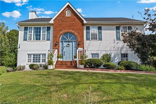 5501 Hundley Rd, Winston Salem, NC, 27106-9790 | Card Image